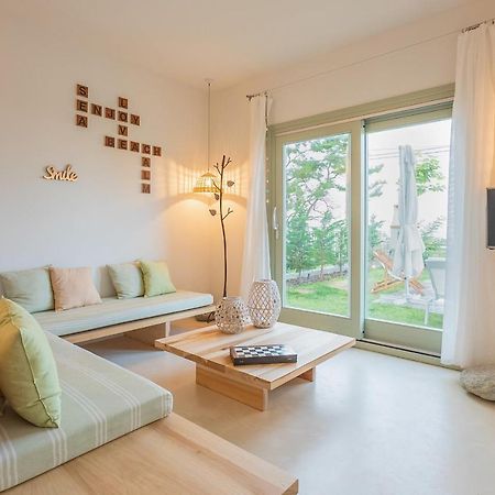 Sea And Sun Luxury Pools' Villas Horeftó Kültér fotó