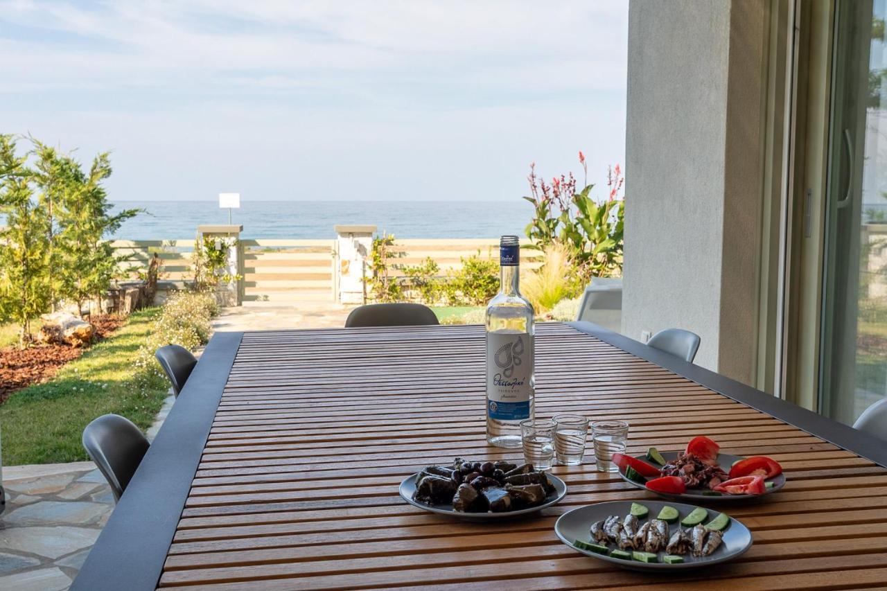 Sea And Sun Luxury Pools' Villas Horeftó Kültér fotó