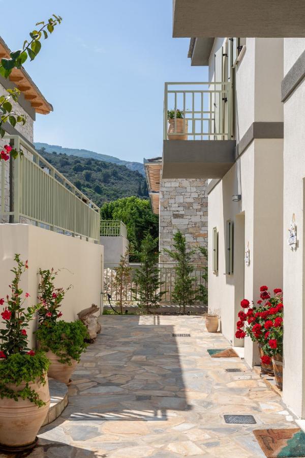 Sea And Sun Luxury Pools' Villas Horeftó Kültér fotó