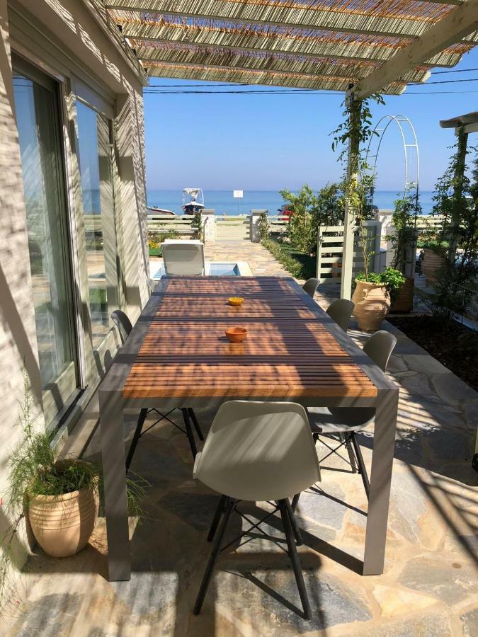 Sea And Sun Luxury Pools' Villas Horeftó Kültér fotó